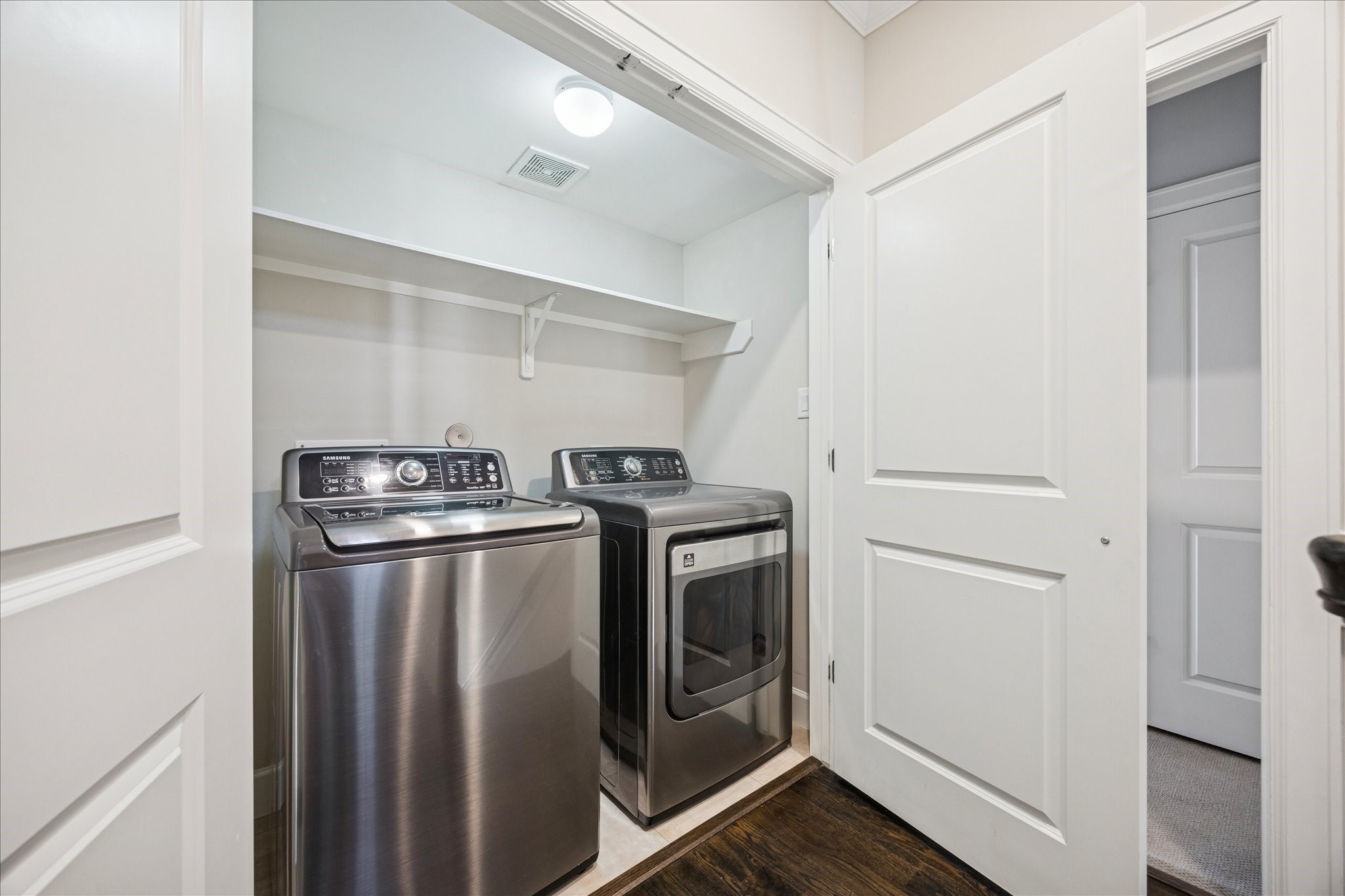 615 West Bell Street Houston, TX 77019 - Photo 24 of 26 Washer & Dryer on third floor