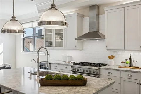 $665,000 | 615 West Bell Street, Houston, TX 77019