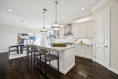 $669,000 | 615 West Bell Street, Houston, TX 77019