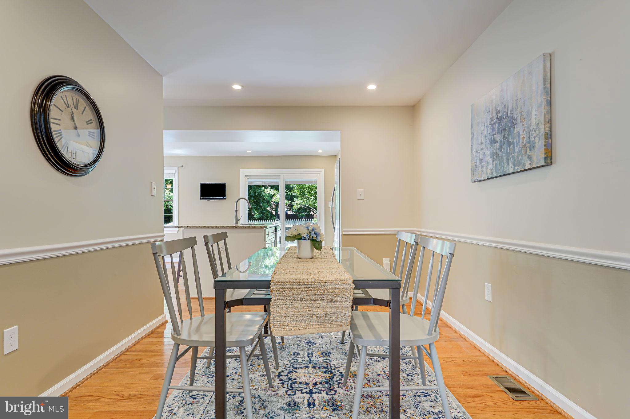 7044 Leestone Street Springfield, VA 22151 - Photo 13 of 54 Dinning room.