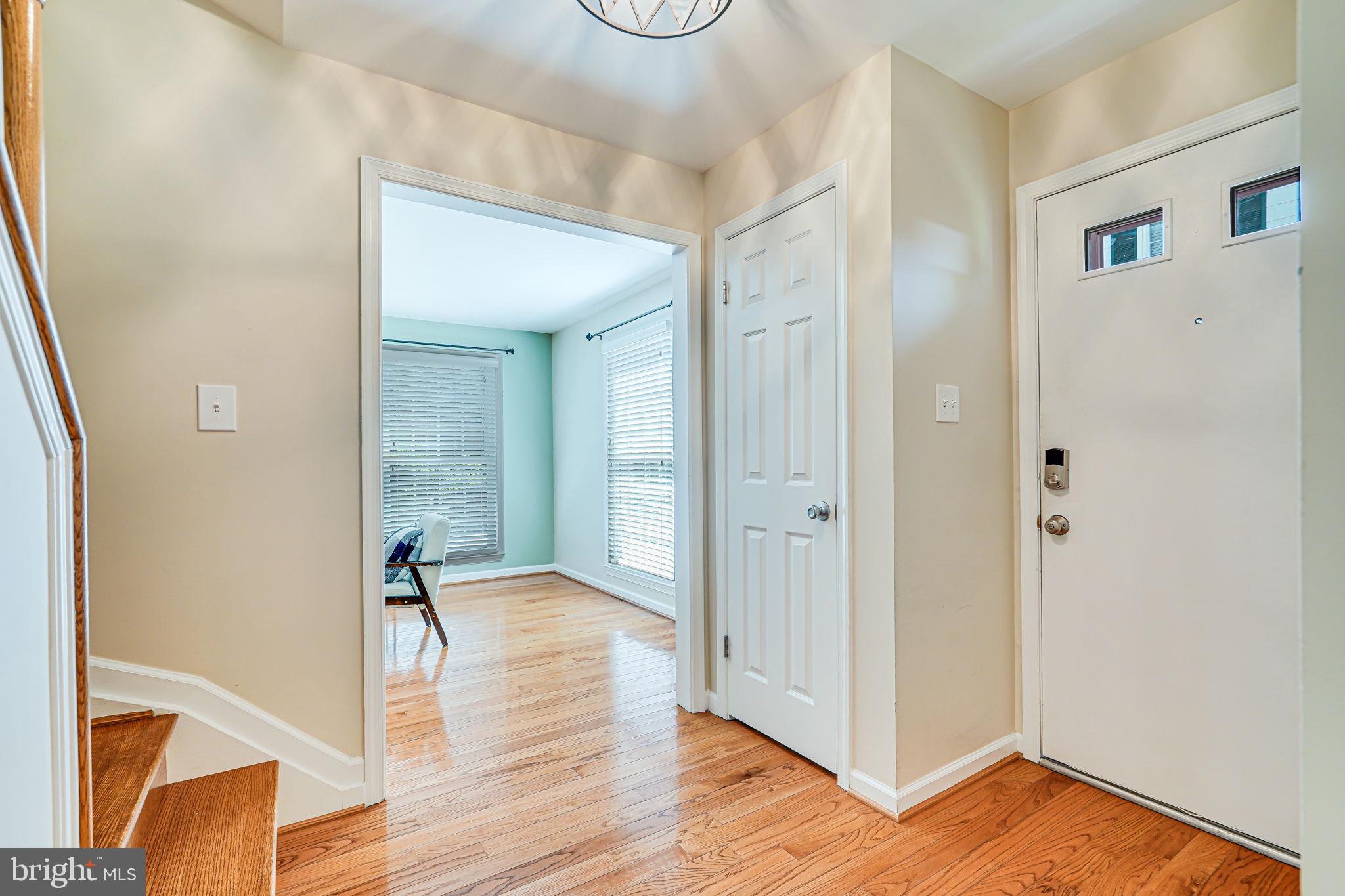 7044 Leestone Street Springfield, VA 22151 - Photo 5 of 54