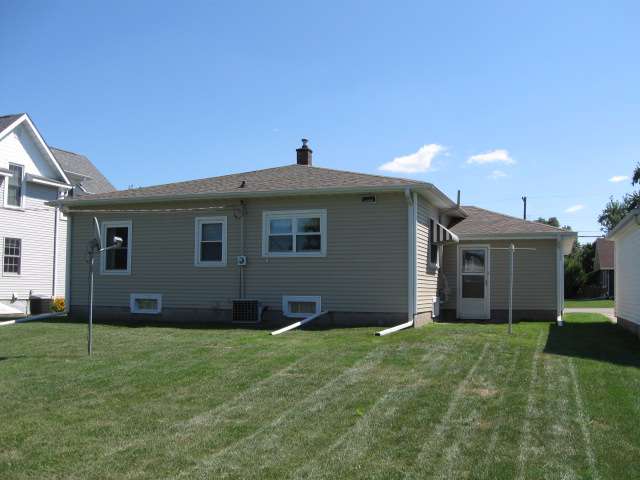206 East Williams Street Atkinson, IL 61235 - Photo 8 of 9 Gallery Image 8