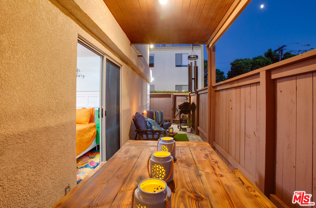 2912 11th Street, Unit 4 Santa Monica, CA 90405 - Photo 27 of 39 a view of swimming pool with seating area