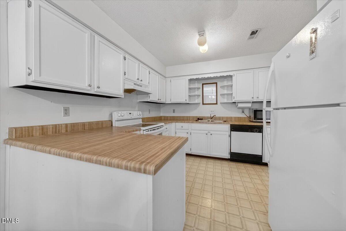 4609 Grinding Stone Drive, Unit A Raleigh, NC 27604 - Photo 9 of 24 09-DSC06114