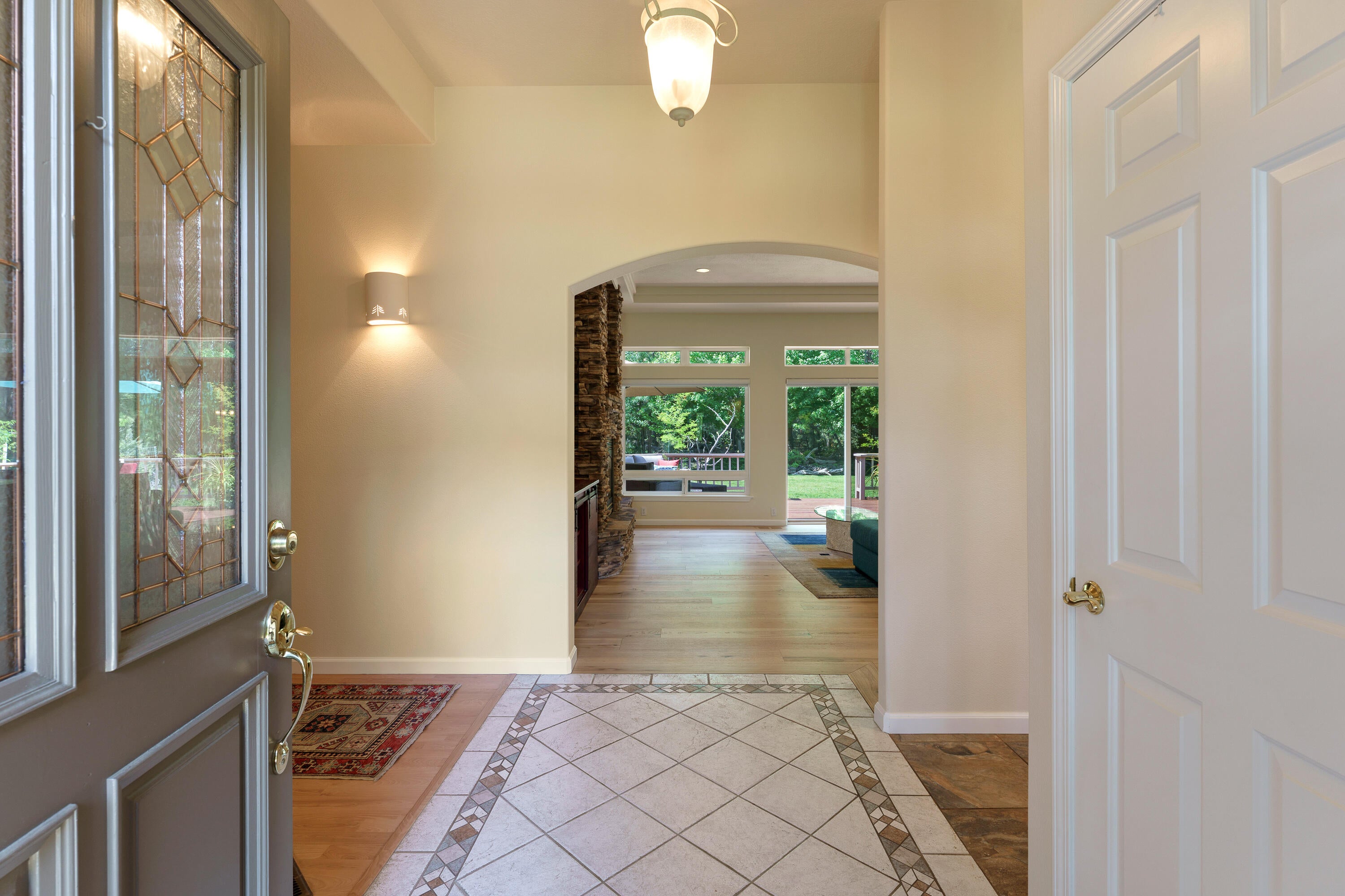 20445 Keystone Court Bend, OR 97702 - Photo 5 of 59 DSC09131