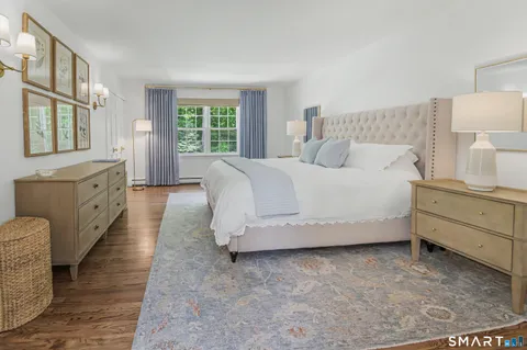 $1,750,000 | 15 Hull Place, Ridgefield, CT 06877