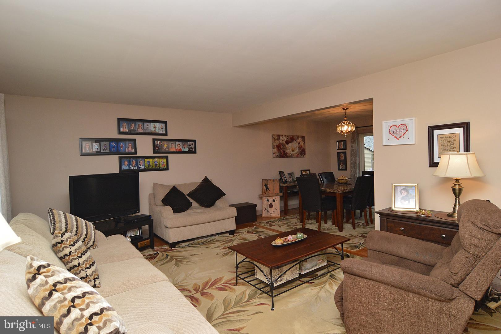2305 Laurel Road Reading, PA 19609 - Photo 3 of 40 Enter in this welcoming Living Room