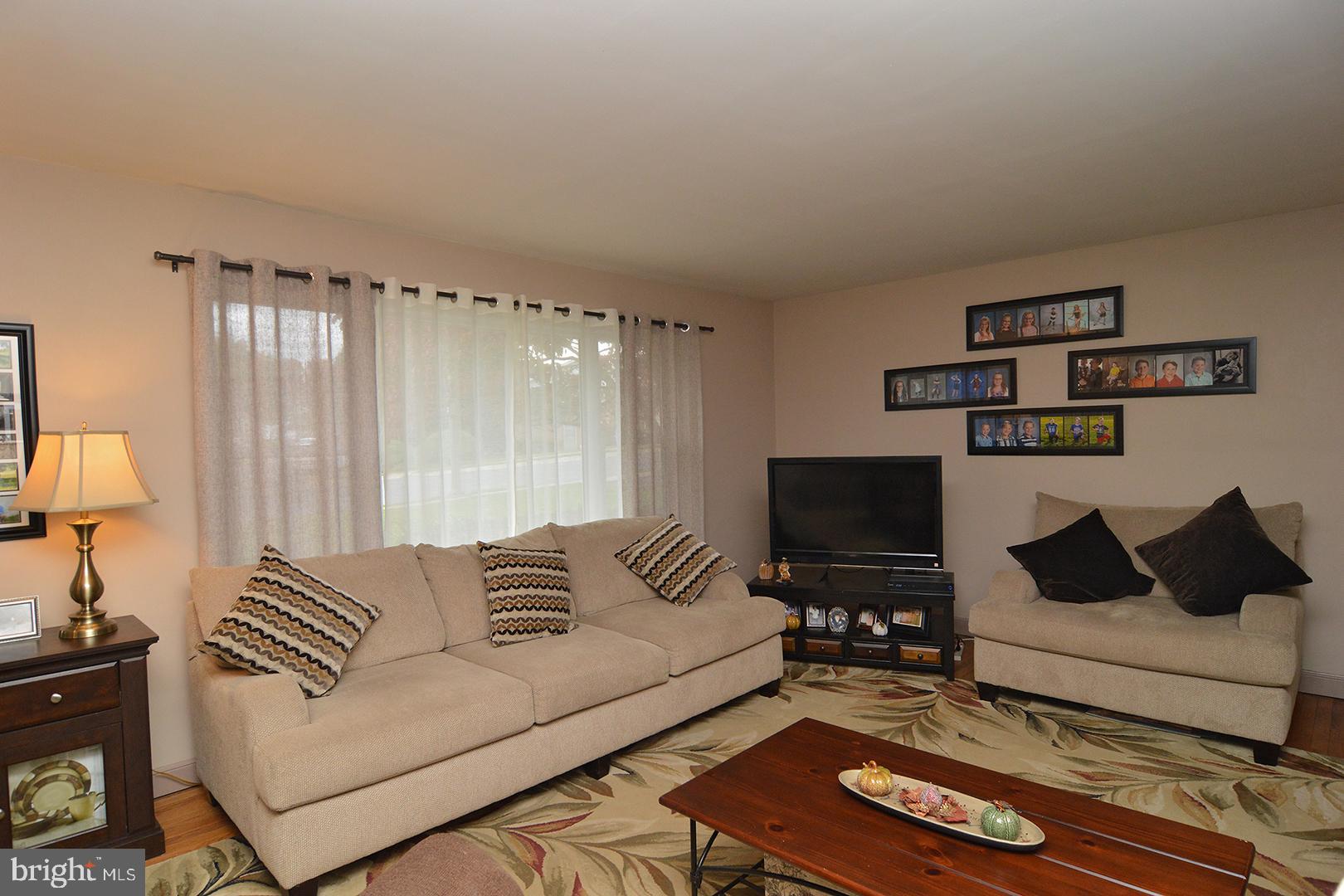 2305 Laurel Road Reading, PA 19609 - Photo 5 of 40 Gallery Image 5
