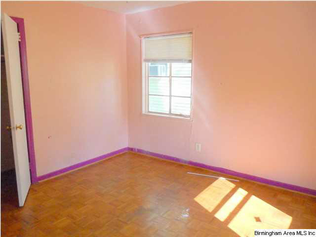 229 25th Street Southwest Birmingham, AL 35211 - Photo 6 of 21