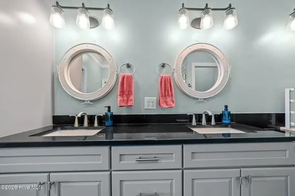 $989,900 | 30 East N Shore Lane, Arapahoe, NC 28510