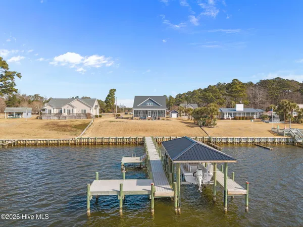 $989,900 | 30 East N Shore Lane, Arapahoe, NC 28510