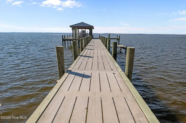 $989,900 | 30 East N Shore Lane, Arapahoe, NC 28510