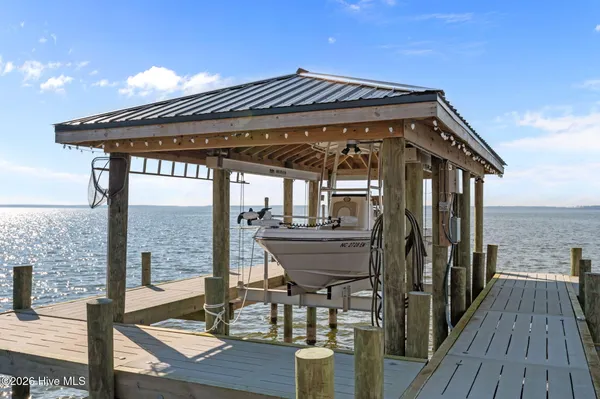 $989,900 | 30 East N Shore Lane, Arapahoe, NC 28510