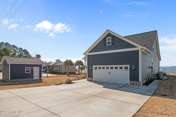 $989,900 | 30 East N Shore Lane, Arapahoe, NC 28510
