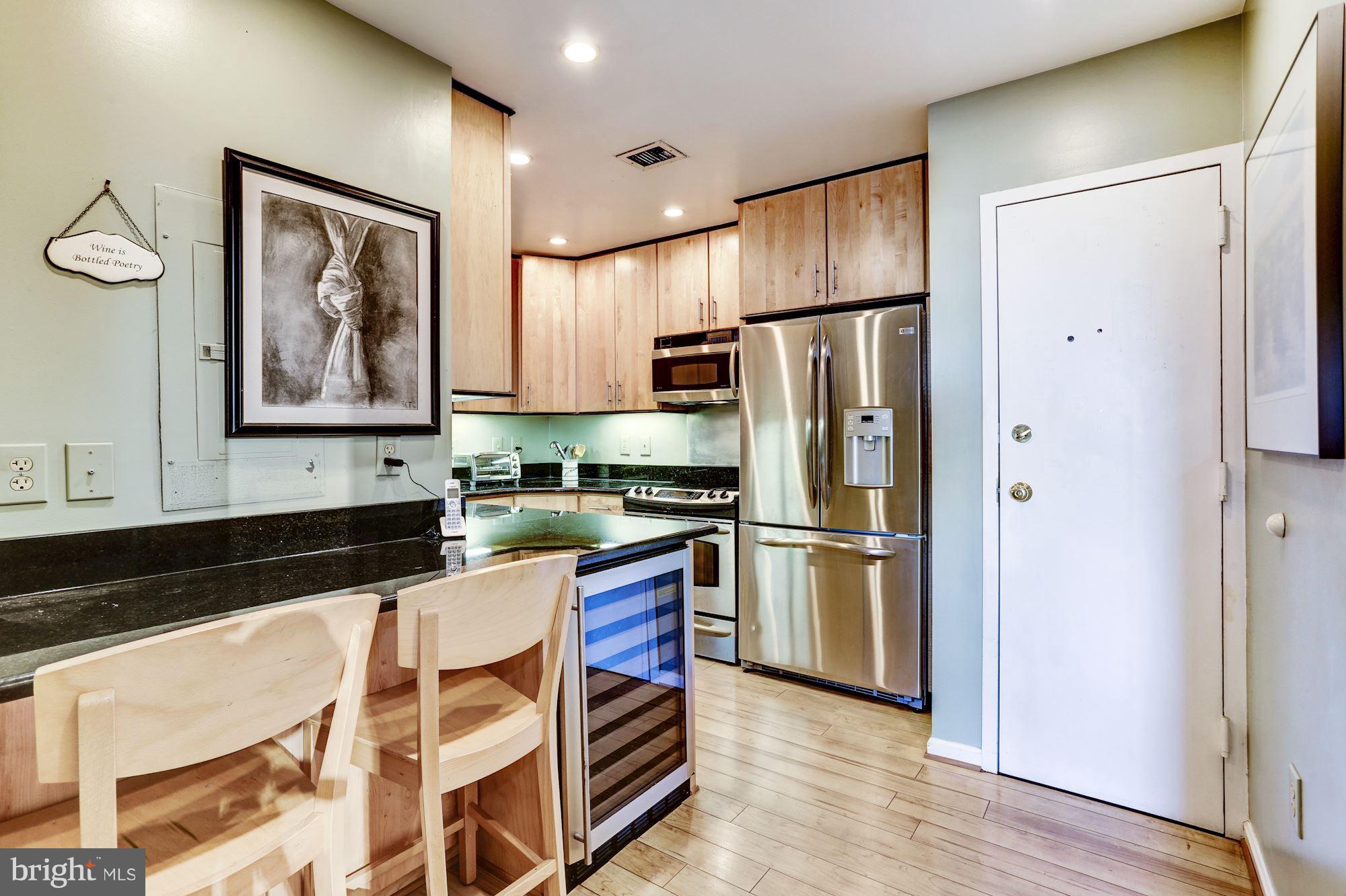 545 East Braddock Road, Unit 702 Alexandria, VA 22314 - Photo 7 of 27 Kitchen