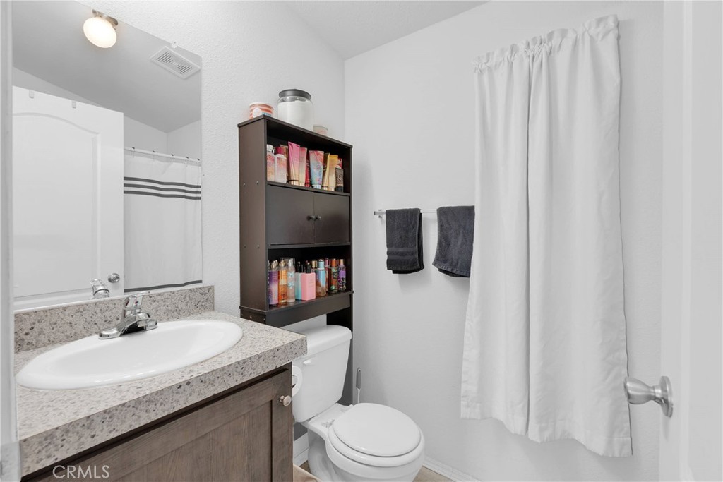2494 Main Street, Unit 48 Barstow, CA 92311 - Photo 14 of 18 Master Bathroom