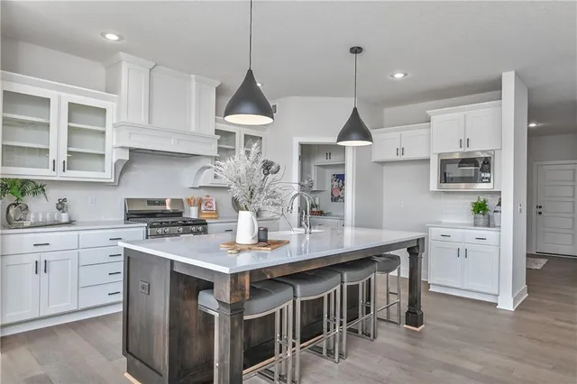 $719,950 | 5858 McCormick Drive, Shawnee, KS 66226