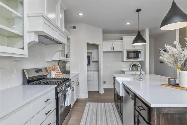 $719,950 | 5858 McCormick Drive, Shawnee, KS 66226