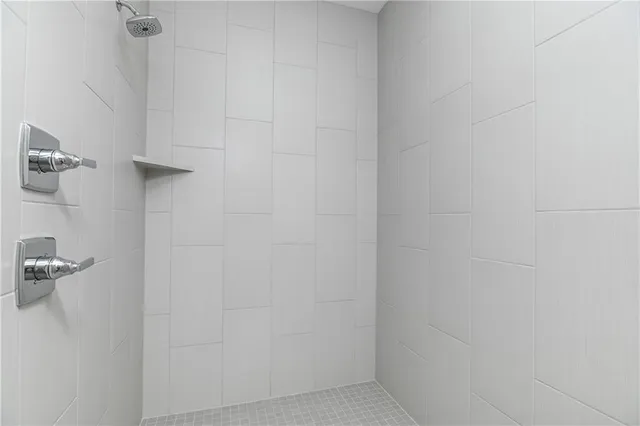 $719,950 | 5858 McCormick Drive, Shawnee, KS 66226