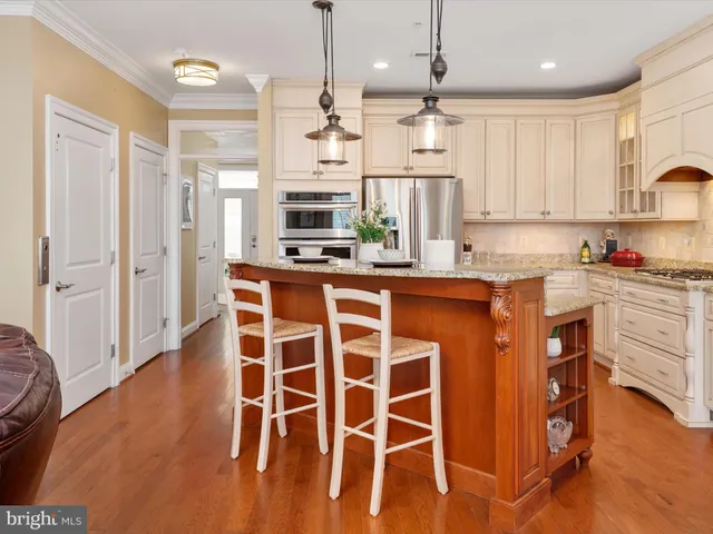 $984,999 | 110 Channel Marker Way, Unit 204, Grasonville, MD 21638