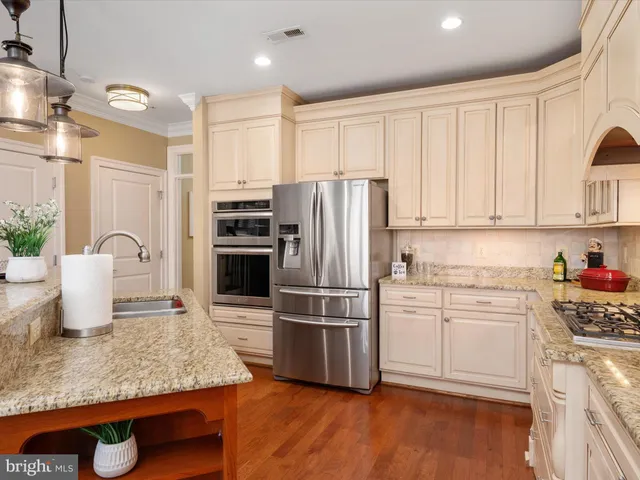 $984,999 | 110 Channel Marker Way, Unit 204, Grasonville, MD 21638