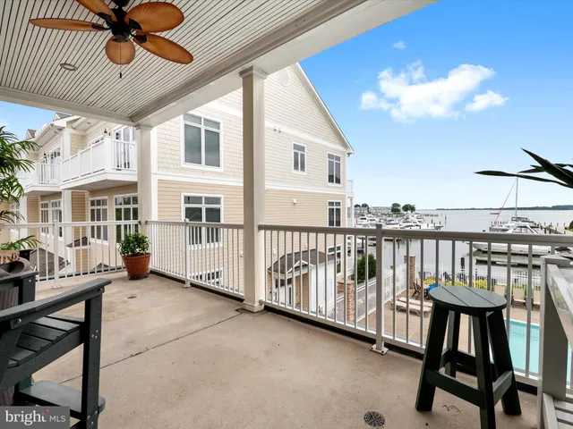 $984,999 | 110 Channel Marker Way, Unit 204, Grasonville, MD 21638