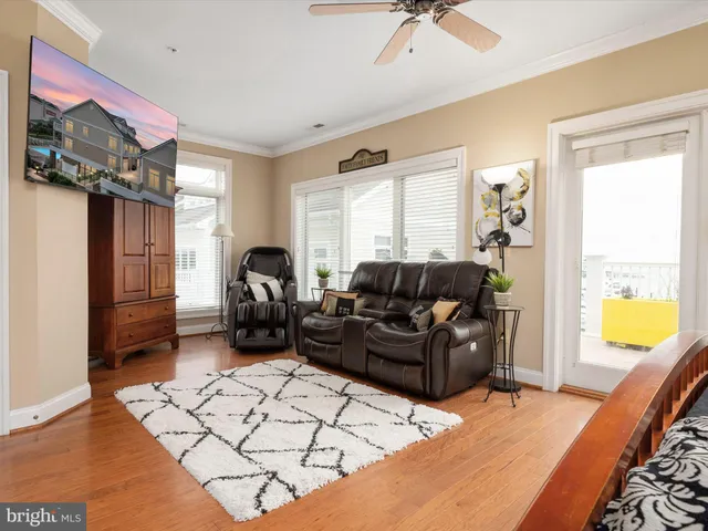 $984,999 | 110 Channel Marker Way, Unit 204, Grasonville, MD 21638