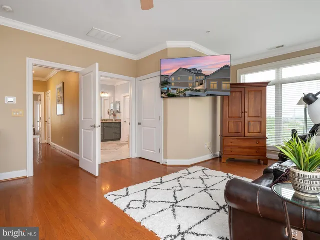 $984,999 | 110 Channel Marker Way, Unit 204, Grasonville, MD 21638