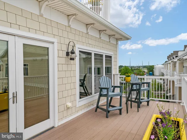 $984,999 | 110 Channel Marker Way, Unit 204, Grasonville, MD 21638