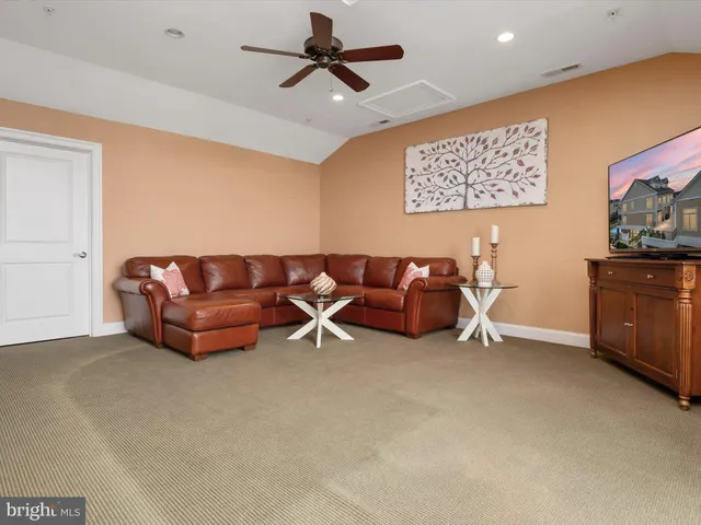 $984,999 | 110 Channel Marker Way, Unit 204, Grasonville, MD 21638