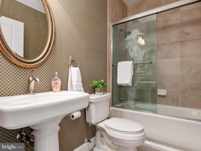 $984,999 | 110 Channel Marker Way, Unit 204, Grasonville, MD 21638