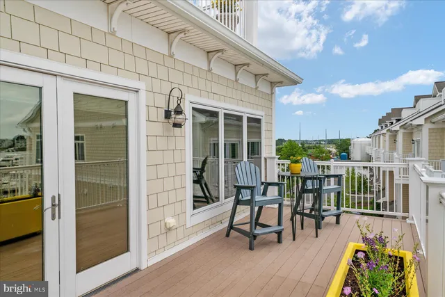 $984,999 | 110 Channel Marker Way, Unit 204, Grasonville, MD 21638