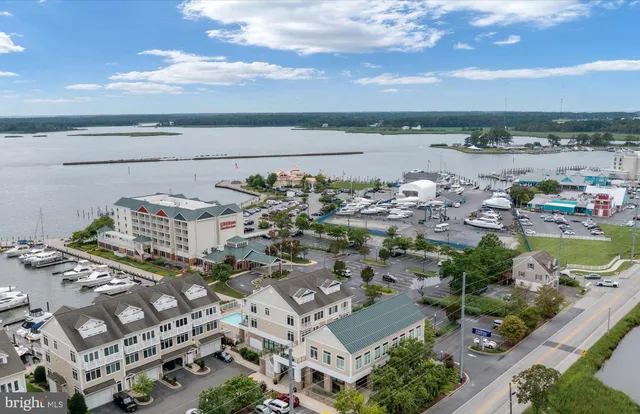 $984,999 | 110 Channel Marker Way, Unit 204, Grasonville, MD 21638