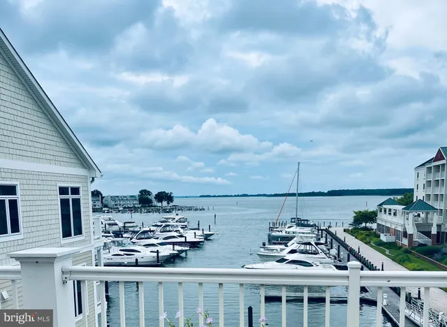 $984,999 | 110 Channel Marker Way, Unit 204, Grasonville, MD 21638