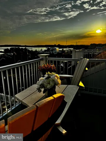 $984,999 | 110 Channel Marker Way, Unit 204, Grasonville, MD 21638