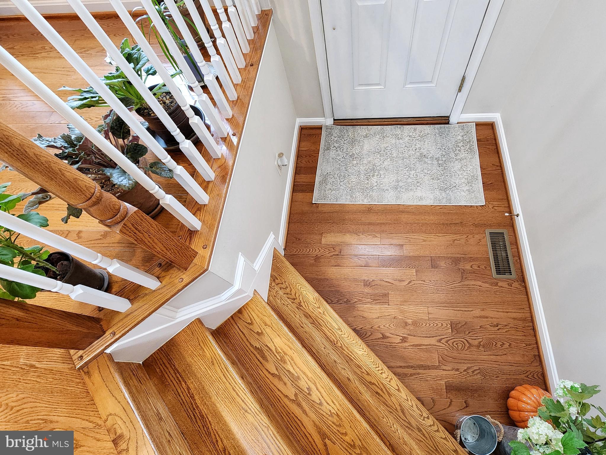 12158 Caldicot Lane Fairfax, VA 22030 - Photo 6 of 59