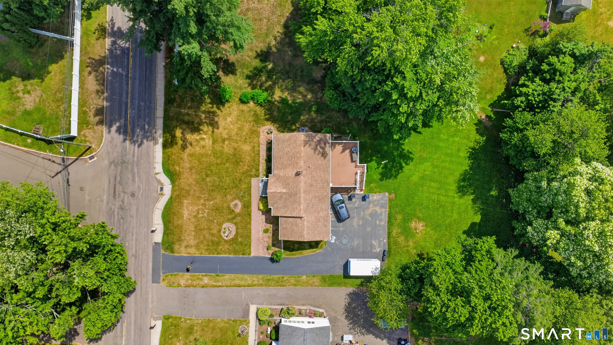 529 Burroughs Road Fairfield, CT 06825 - Photo 2 of 21