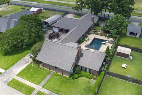 $695,000 | 1869 2nd Street, Lutcher, LA 70071