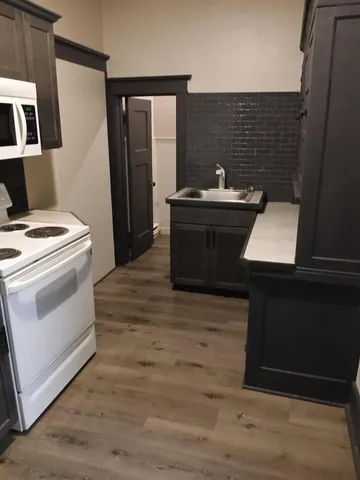 $950 | 1818 4th Street, Unit 2, Peru, IL 61354