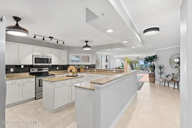 $7,500 | 1493 South Atlantic Avenue, Unit 21, Cocoa Beach, FL 32931