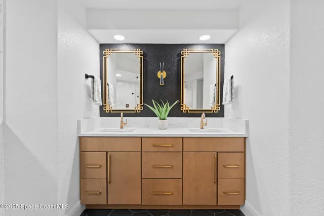 $7,500 | 1493 South Atlantic Avenue, Unit 21, Cocoa Beach, FL 32931