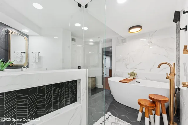 $7,500 | 1493 South Atlantic Avenue, Unit 21, Cocoa Beach, FL 32931