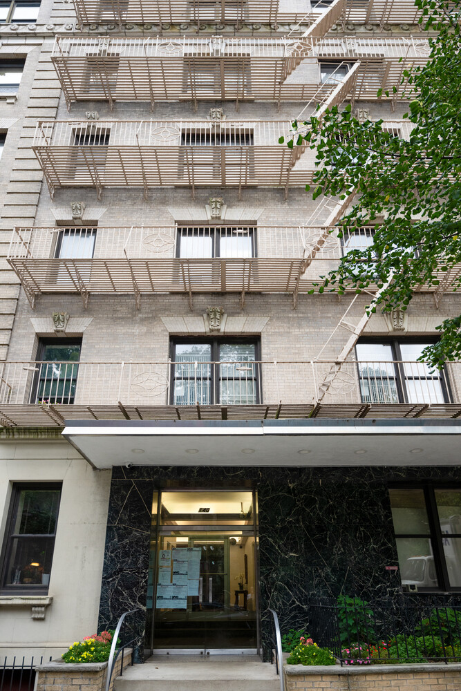 140 Claremont Avenue, Unit 5K Manhattan, NY 10027 - Photo 5 of 9