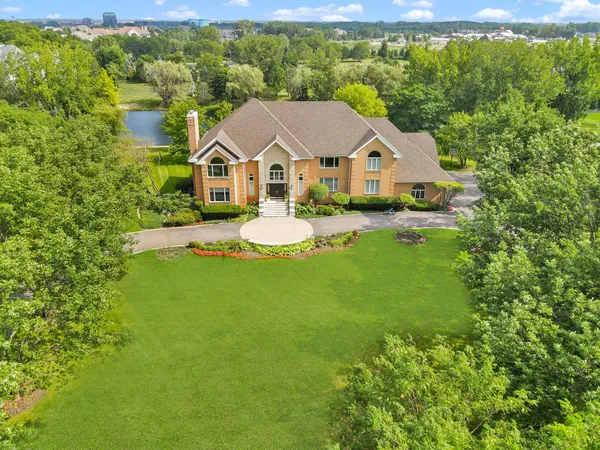 $2,349,000 | 5 South Meadow Court, South Barrington, IL 60010