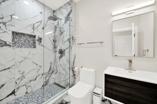 $2,349,000 | 5 South Meadow Court, South Barrington, IL 60010