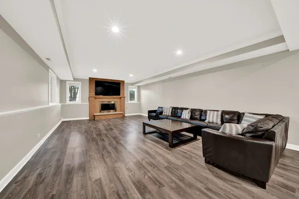 $2,349,000 | 5 South Meadow Court, South Barrington, IL 60010