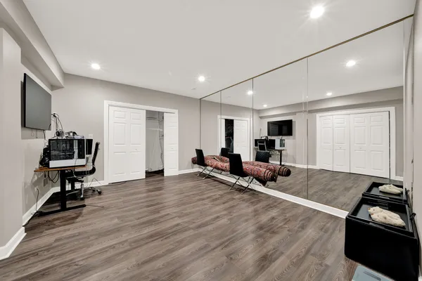 $2,349,000 | 5 South Meadow Court, South Barrington, IL 60010