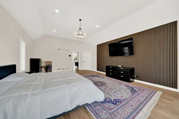 $2,349,000 | 5 South Meadow Court, South Barrington, IL 60010