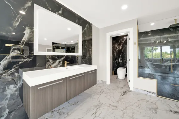 $2,349,000 | 5 South Meadow Court, South Barrington, IL 60010