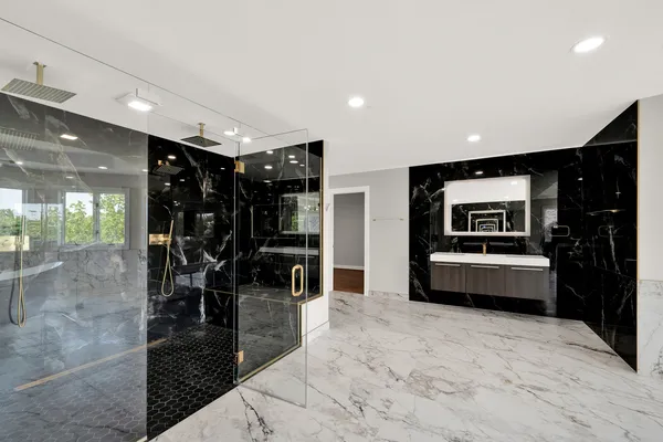 $2,349,000 | 5 South Meadow Court, South Barrington, IL 60010